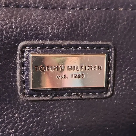 Tommy Hilfiger Vintage Black and White Tote Bag with Monogram Design - Picture 2 of 12